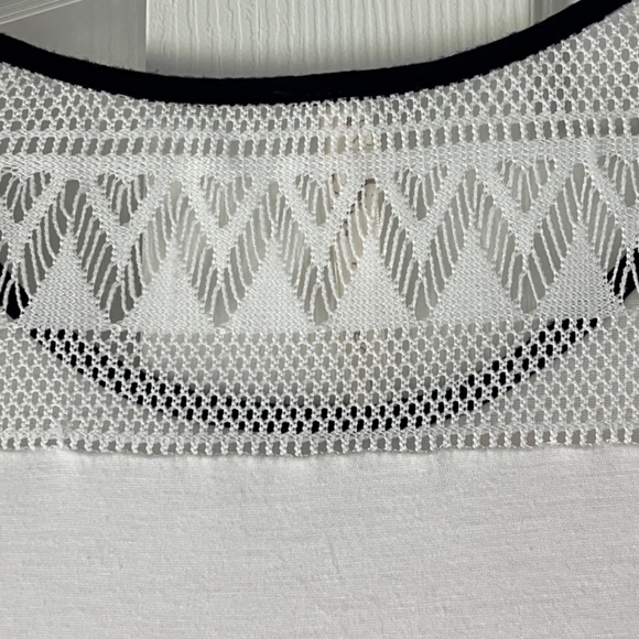 ANDREA MISSY~ SHORT SLEEVE Embroidered and Lace Accents - White/blue/Red… - Picture 4 of 6